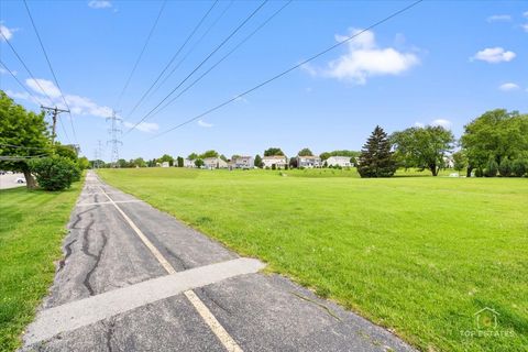 Tiny photo for 1550 Sandpebble Drive #209, Wheeling, IL 60090 (MLS # 12378155)