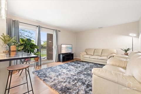Tiny photo for 1550 Sandpebble Drive #209, Wheeling, IL 60090 (MLS # 12378155)