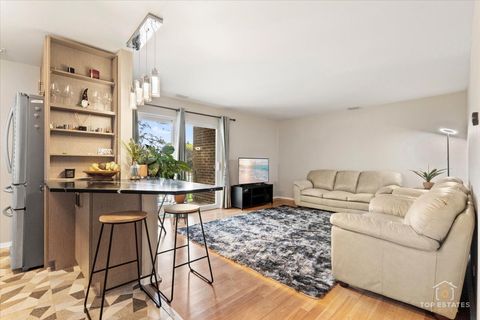 Tiny photo for 1550 Sandpebble Drive #209, Wheeling, IL 60090 (MLS # 12378155)