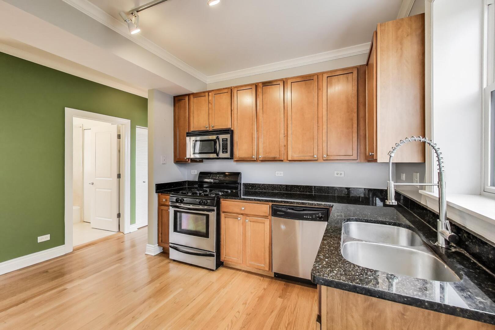 4333 N Troy Street 3E