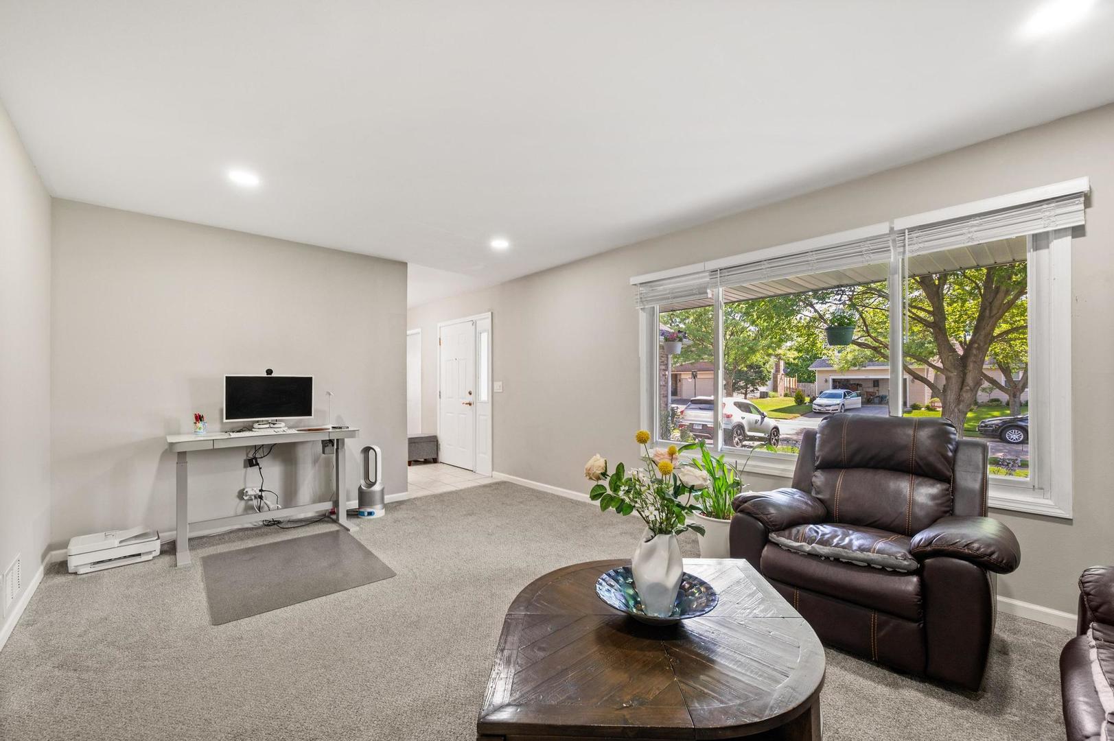 485 W CIMARRON Drive