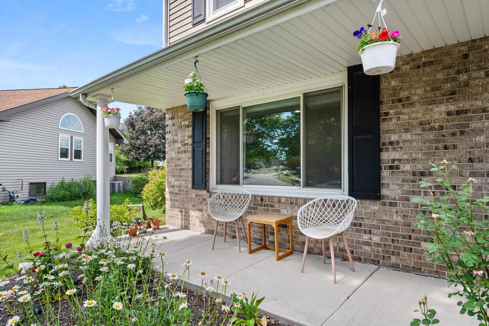 485 W CIMARRON Drive