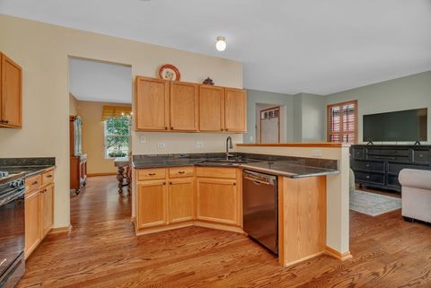 Tiny photo for 18568 W Point Drive, Tinley Park, IL 60477 (MLS # 12500850)