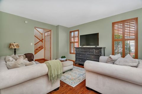 Tiny photo for 18568 W Point Drive, Tinley Park, IL 60477 (MLS # 12500850)