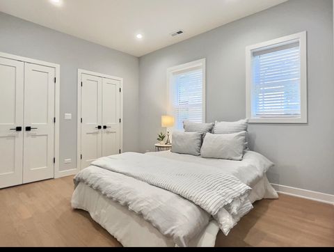 Tiny photo for 847 W Ainslie Street #GE, Chicago, IL 60640 (MLS # 12513002)