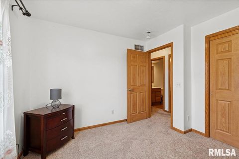 Tiny photo for 1500 11TH Street NW, Clinton, IA 52732 (MLS # QC4268108)