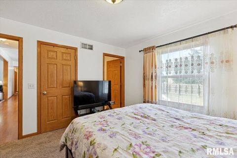 Tiny photo for 1500 11TH Street NW, Clinton, IA 52732 (MLS # QC4268108)