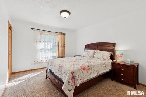 Tiny photo for 1500 11TH Street NW, Clinton, IA 52732 (MLS # QC4268108)