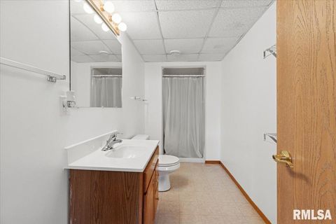 Tiny photo for 1500 11TH Street NW, Clinton, IA 52732 (MLS # QC4268108)