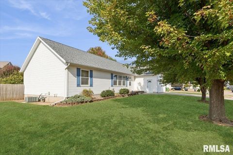 Tiny photo for 1500 11TH Street NW, Clinton, IA 52732 (MLS # QC4268108)