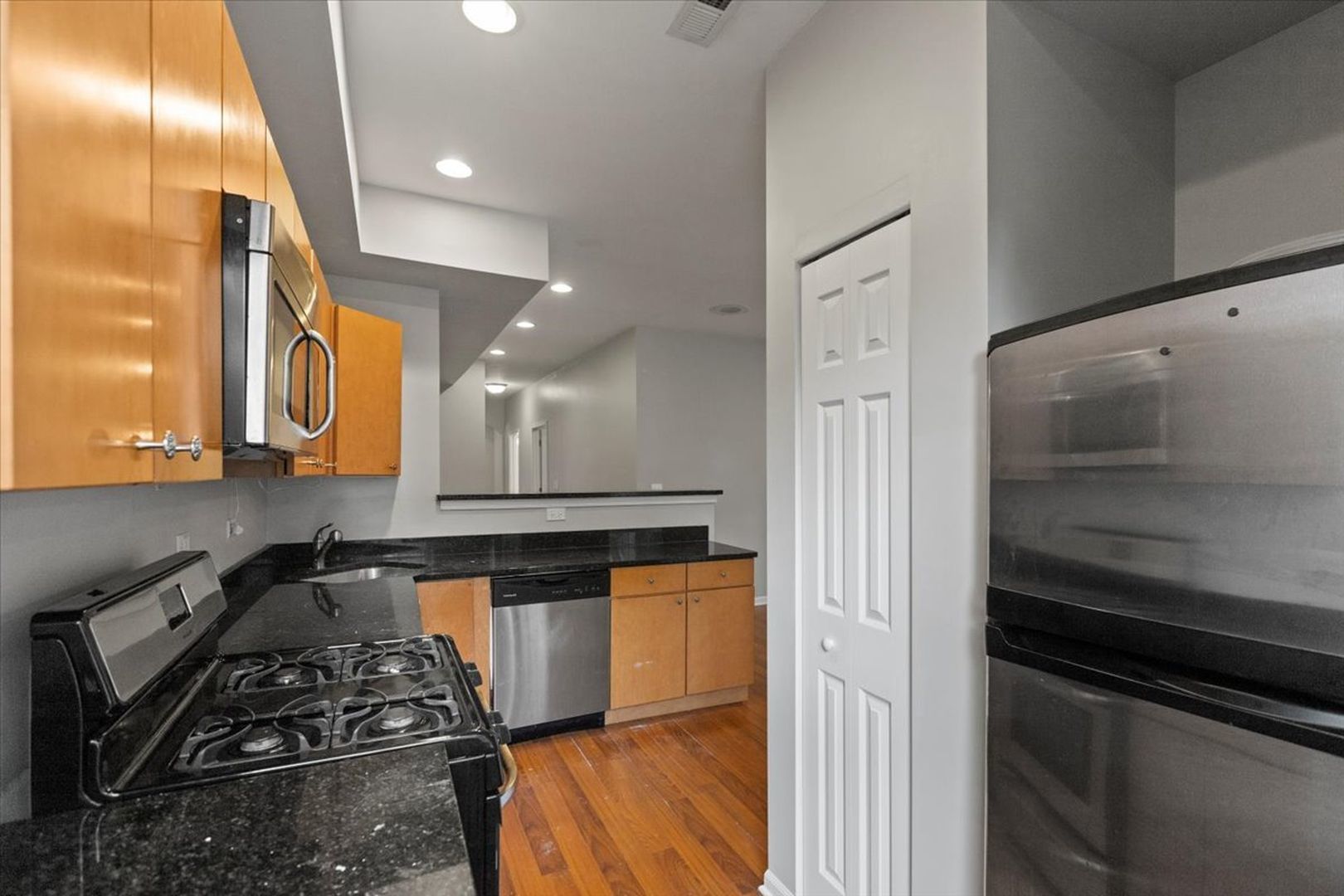 7717 N Marshfield Avenue 1