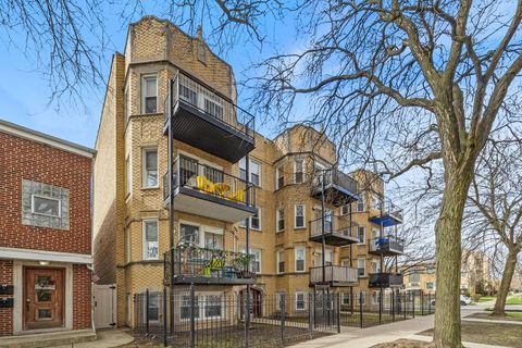 Photo of 2533 W BERWYN Street #2, Chicago, IL 60625 (MLS # 12611455)