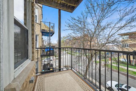 Tiny photo for 2533 W BERWYN Street #2, Chicago, IL 60625 (MLS # 12611455)