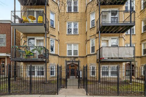 Tiny photo for 2533 W BERWYN Street #2, Chicago, IL 60625 (MLS # 12611455)