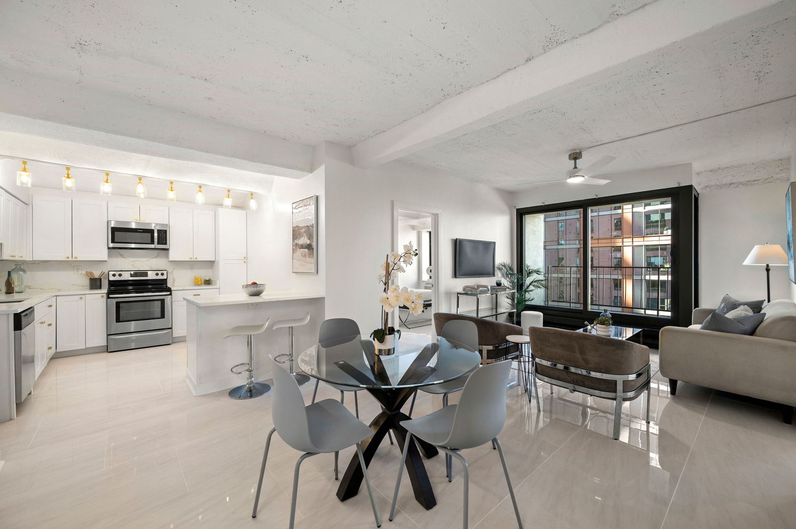 345 N Canal Street 1003