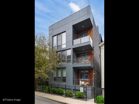 1542 W Fry Street 2 Chicago IL 60642