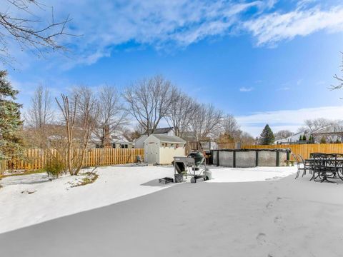 Tiny photo for 210 Foxmoor Road, Fox River Grove, IL 60021 (MLS # 12594489)