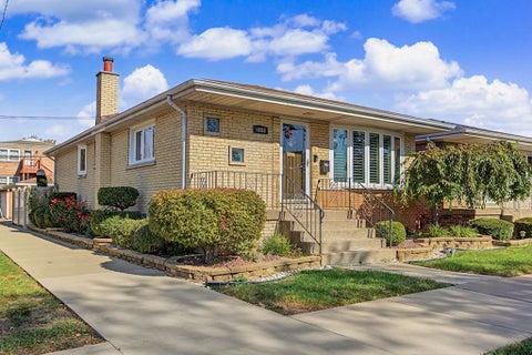 Photo of 7058 W 63rd Place, Chicago, IL 60638 (MLS # 12790729)