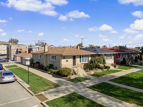 Tiny photo for 7058 W 63rd Place, Chicago, IL 60638 (MLS # 12790729)