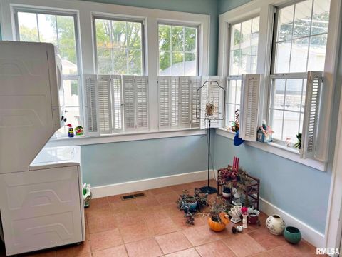 Tiny photo for 610 Metropolis Street, Metropolis, IL 62960 (MLS # EB459397)