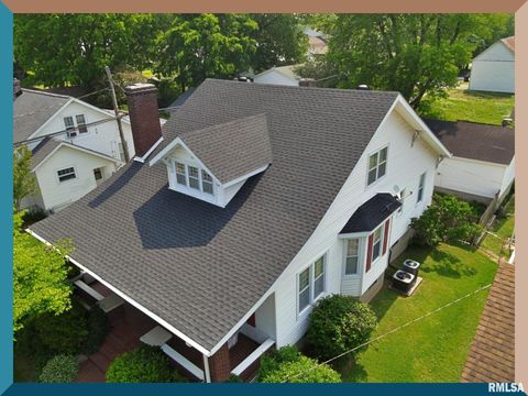 Tiny photo for 610 Metropolis Street, Metropolis, IL 62960 (MLS # EB459397)