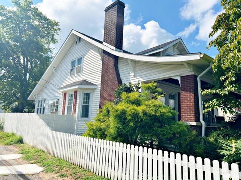 Tiny photo for 610 Metropolis Street, Metropolis, IL 62960 (MLS # EB459397)