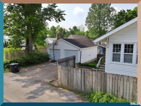 Tiny photo for 610 Metropolis Street, Metropolis, IL 62960 (MLS # EB459397)