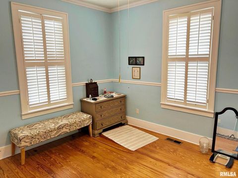 Tiny photo for 610 Metropolis Street, Metropolis, IL 62960 (MLS # EB459397)