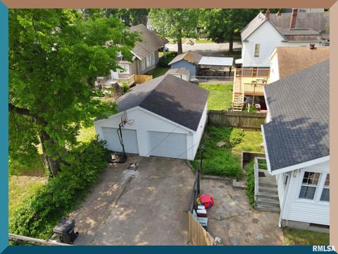 Tiny photo for 610 Metropolis Street, Metropolis, IL 62960 (MLS # EB459397)