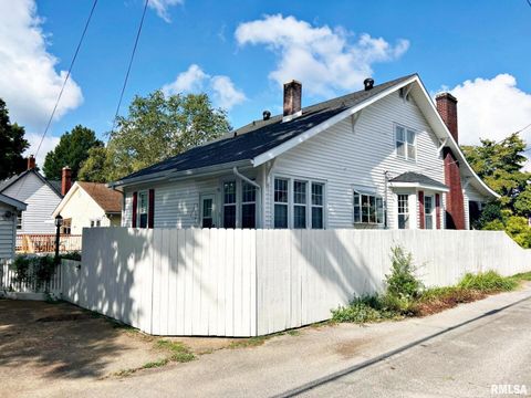 Tiny photo for 610 Metropolis Street, Metropolis, IL 62960 (MLS # EB459397)