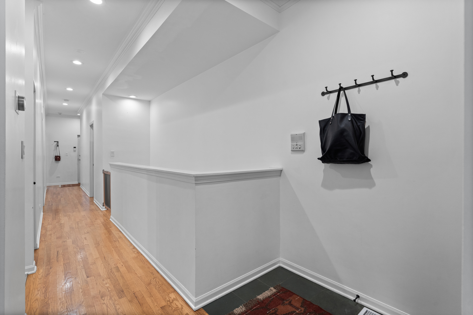 1322 W Belmont Avenue 1W