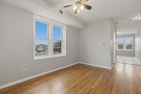 Tiny photo for 7039 W ROOSEVELT Road #2F, Berwyn, IL 60402 (MLS # 12589437)
