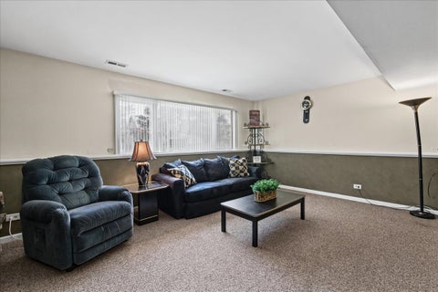 Tiny photo for 219 Lynbrook Drive, Bloomingdale, IL 60108 (MLS # 12792289)