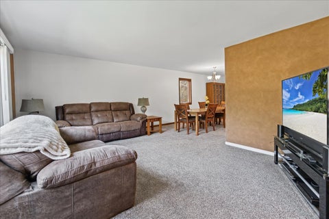 Tiny photo for 219 Lynbrook Drive, Bloomingdale, IL 60108 (MLS # 12792289)