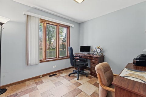 Tiny photo for 219 Lynbrook Drive, Bloomingdale, IL 60108 (MLS # 12792289)