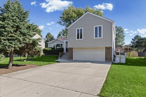 Tiny photo for 219 Lynbrook Drive, Bloomingdale, IL 60108 (MLS # 12792289)