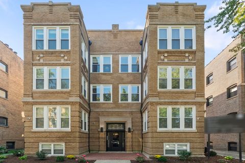 Photo of 847 W Ainslie Street #1W, Chicago, IL 60640 (MLS # 12365534)