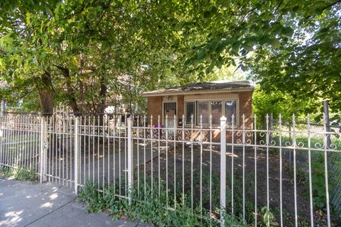 Tiny photo for 6709 S Rhodes Avenue, Chicago, IL 60637 (MLS # 12477957)