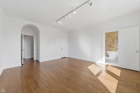 Tiny photo for 5715 S Kenwood Avenue #6N, Chicago, IL 60637 (MLS # 12597190)