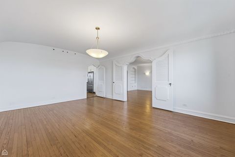 Tiny photo for 5715 S Kenwood Avenue #6N, Chicago, IL 60637 (MLS # 12597190)