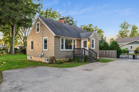Photo of 254 W Main Street, Carpentersville, IL 60110 (MLS # 12768078)