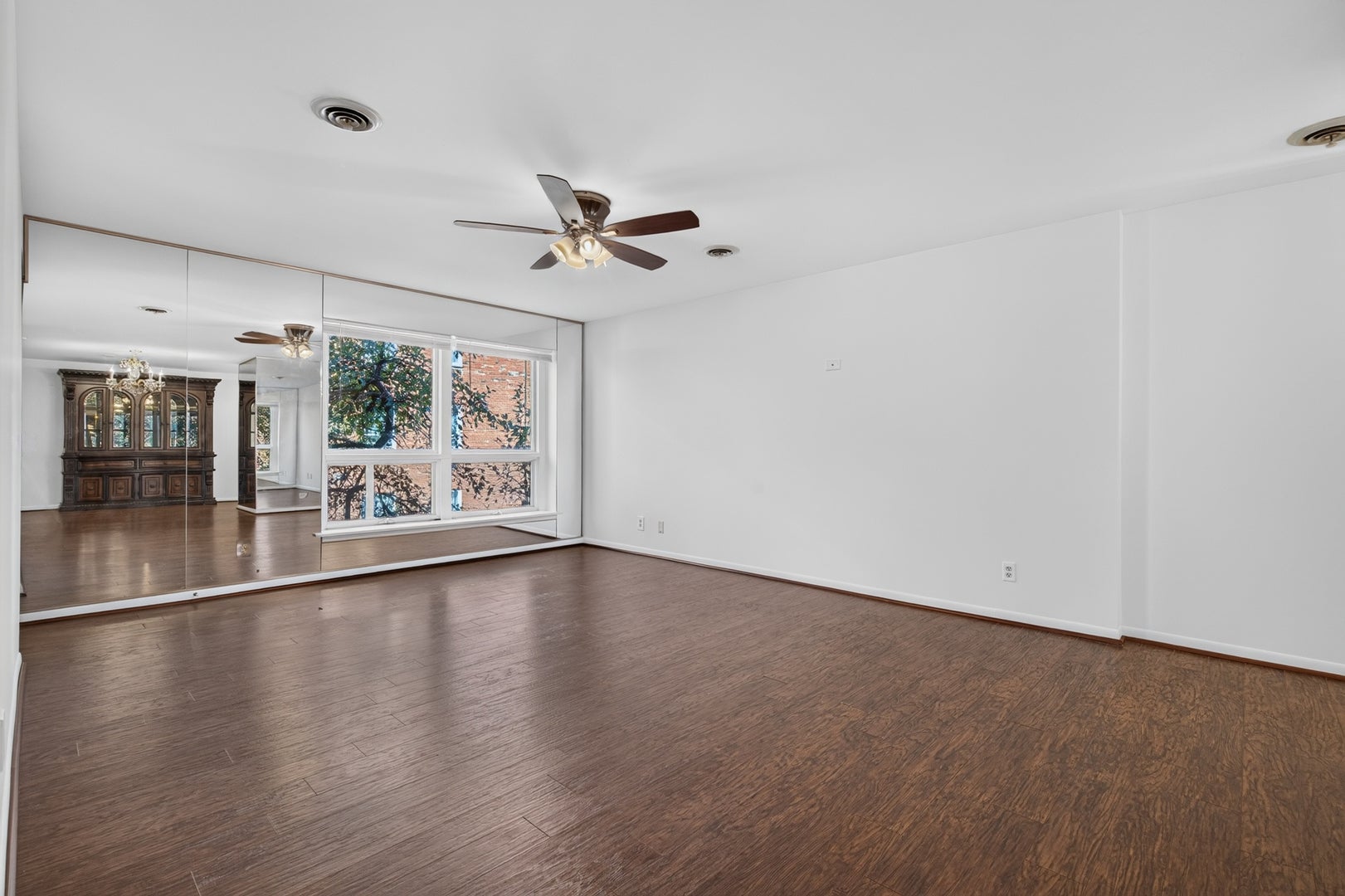 450 W Downer Place 3D