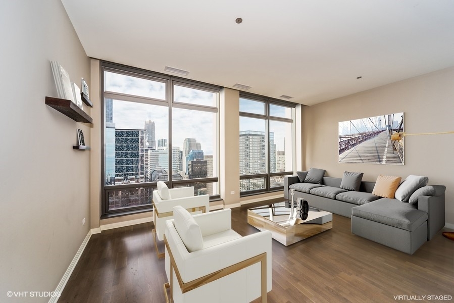 65 E Monroe Street 4010
