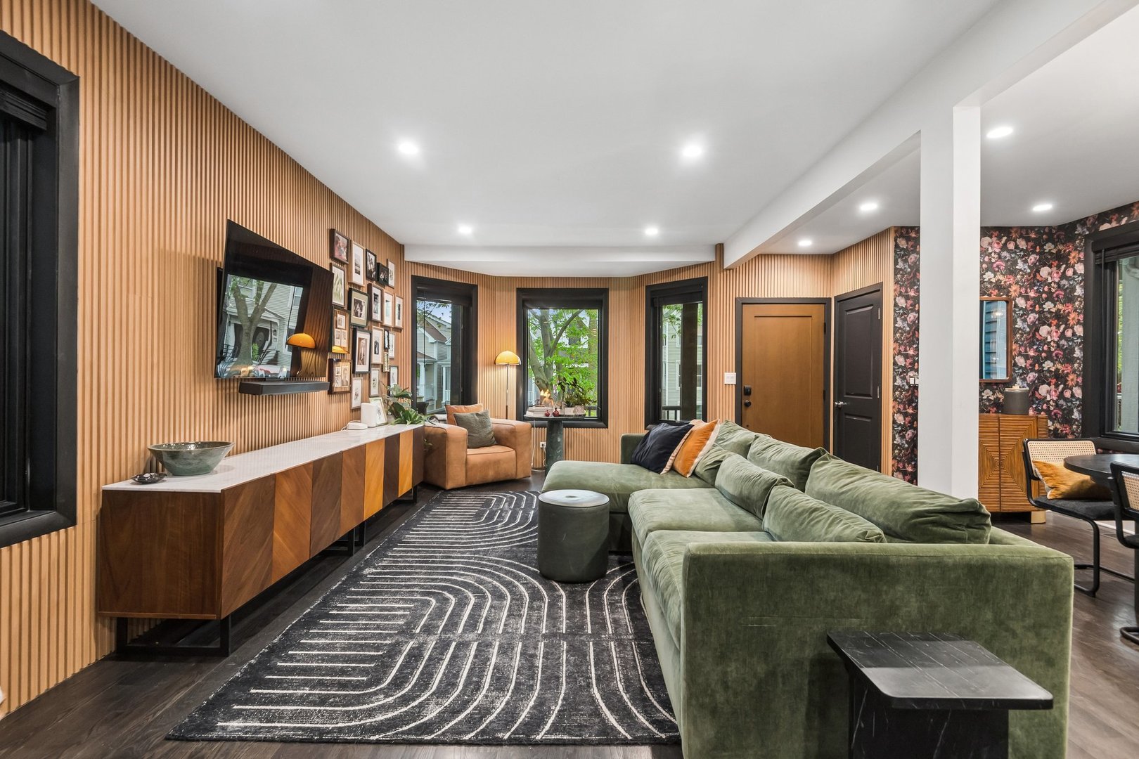 2250 W Berwyn Avenue