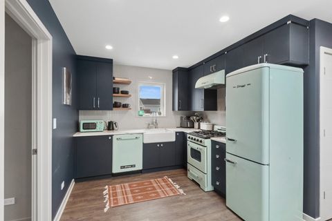 Tiny photo for 2250 W Berwyn Avenue, Chicago, IL 60625 (MLS # 12632051)