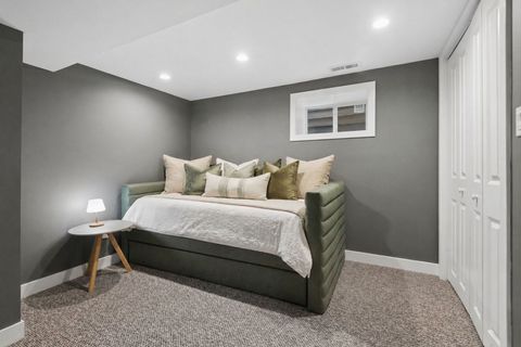 Tiny photo for 2250 W Berwyn Avenue, Chicago, IL 60625 (MLS # 12632051)