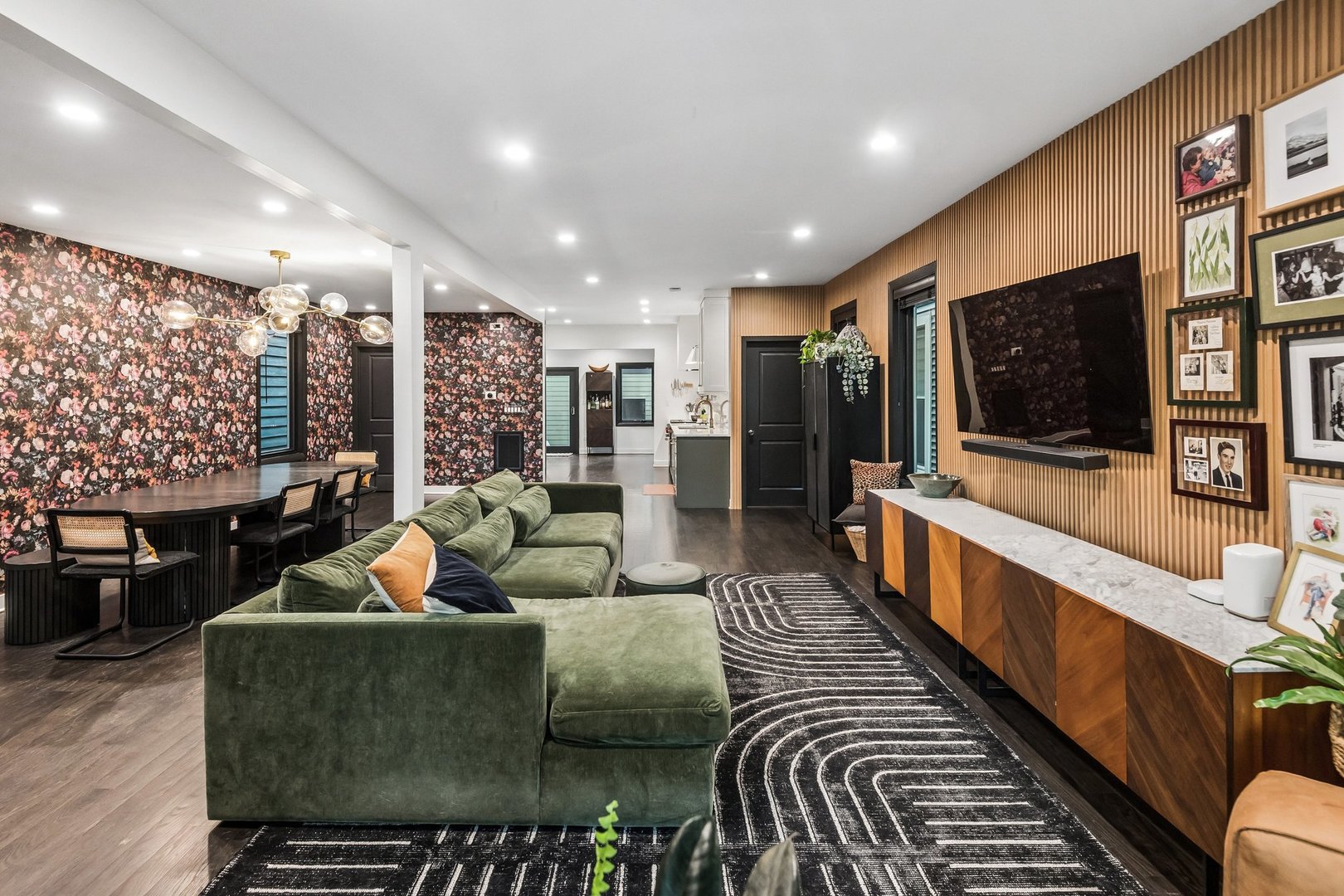 2250 W Berwyn Avenue