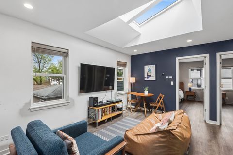 Tiny photo for 2250 W Berwyn Avenue, Chicago, IL 60625 (MLS # 12632051)