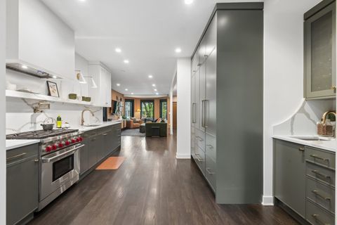 Tiny photo for 2250 W Berwyn Avenue, Chicago, IL 60625 (MLS # 12632051)