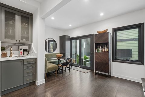 Tiny photo for 2250 W Berwyn Avenue, Chicago, IL 60625 (MLS # 12632051)